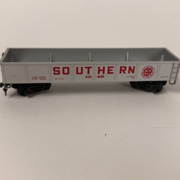 Vintage Bachmann Life-Like HO Scale Train Cars Penn Central Southern Santa Fe - Picture 3 of 8